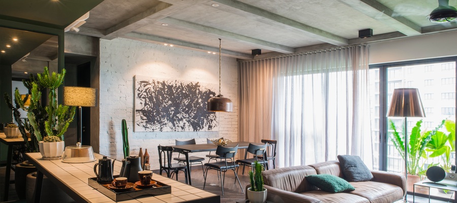 Decorating Choices That Make Rooms Feel Bigger
