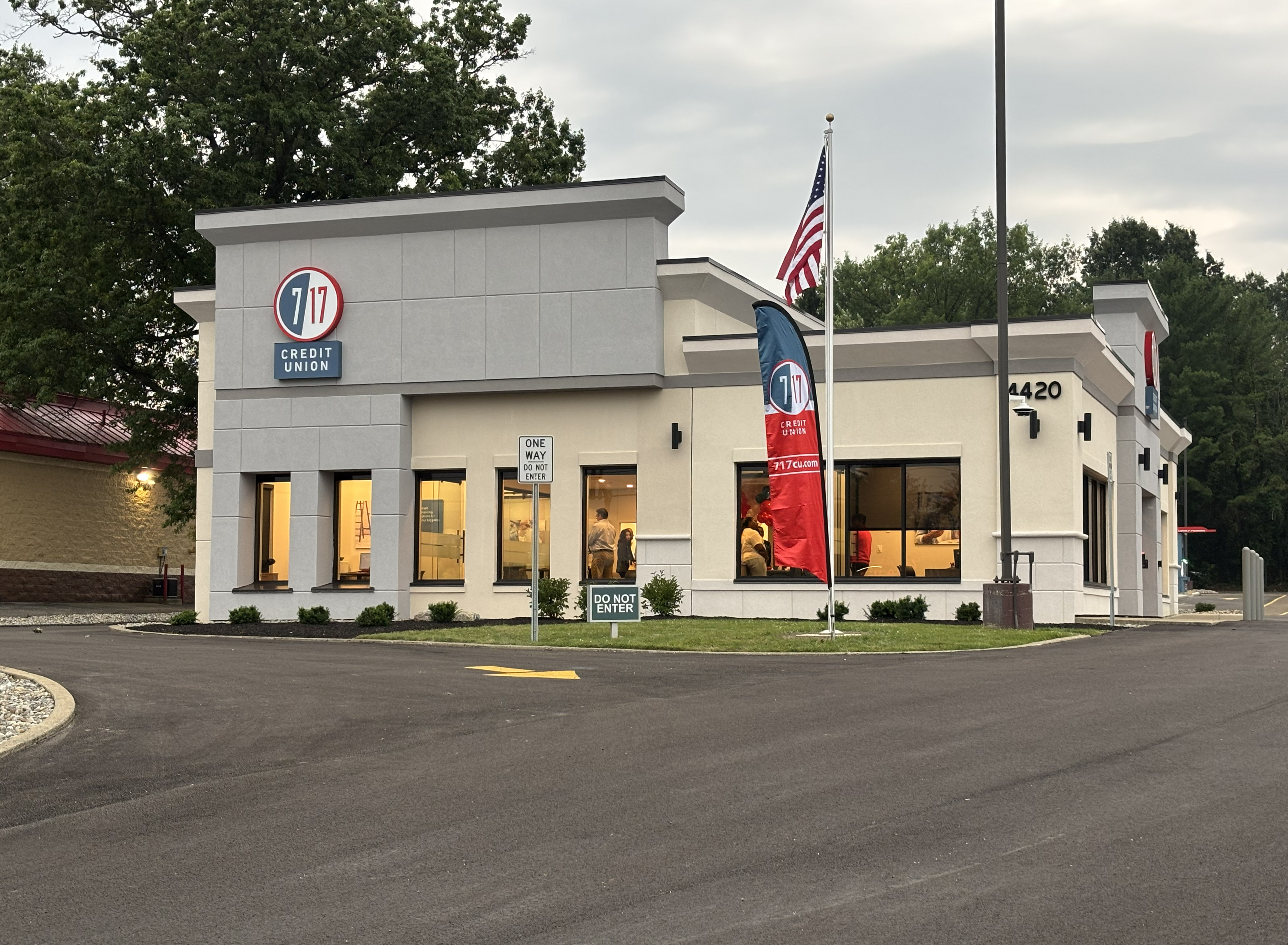 7 17 Credit Union Opens New Branch in Stow